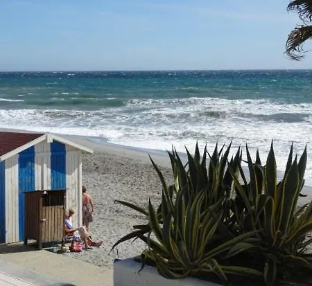 1 Bedroom Beachfront Apartment At Torecilla Beach Nerja Exterior photo