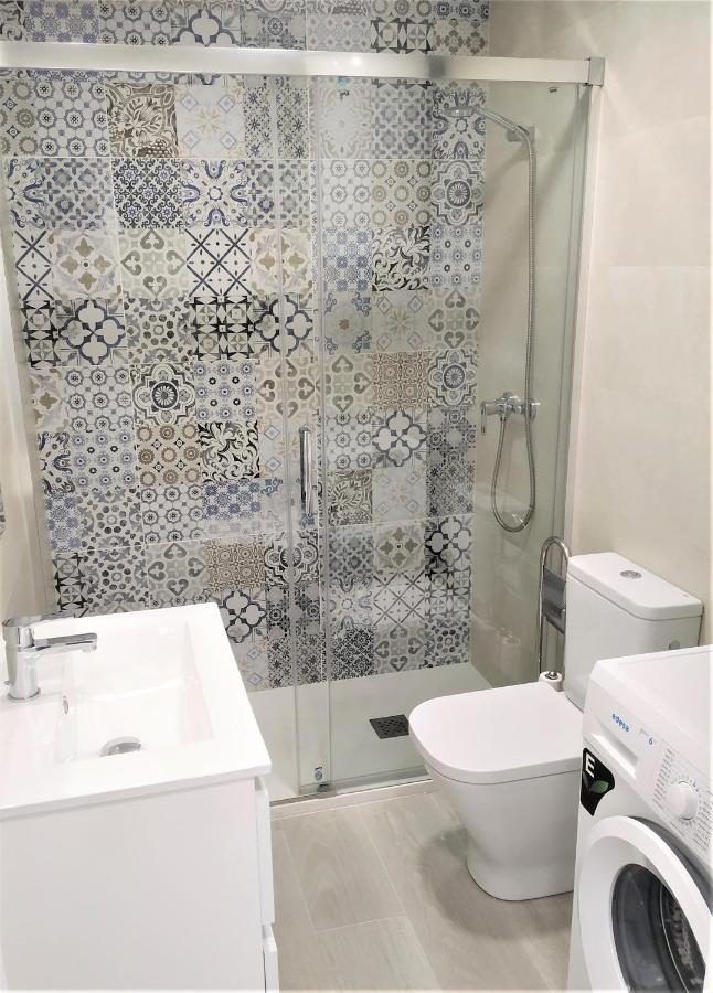 1 Bedroom Beachfront At Torecilla Apartament Nerja