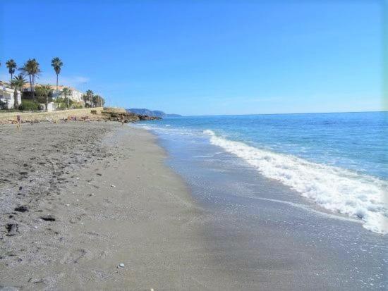 1 Bedroom Beachfront At Torecilla Apartment *