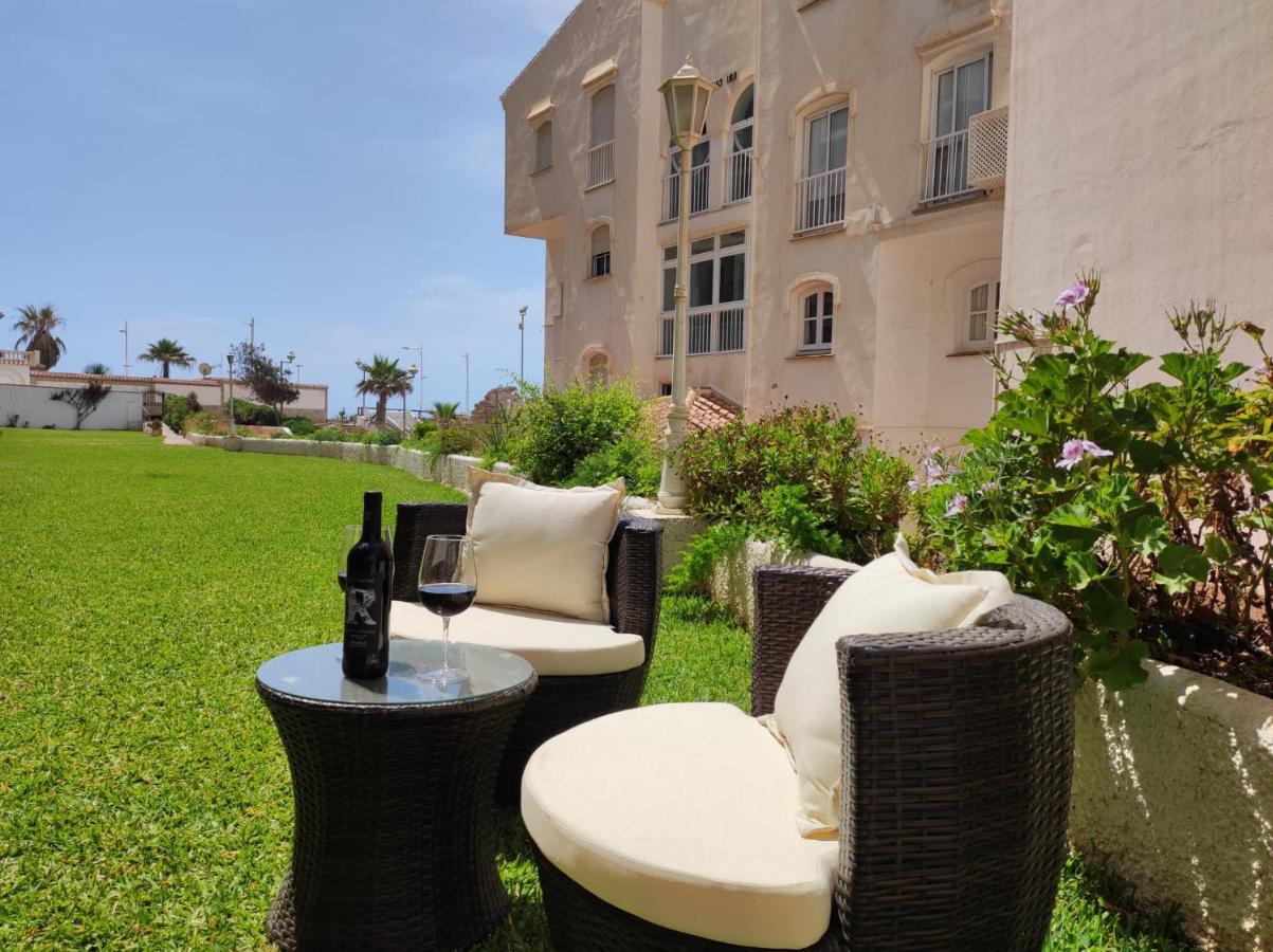 1 Bedroom Beachfront At Torecilla Apartment *