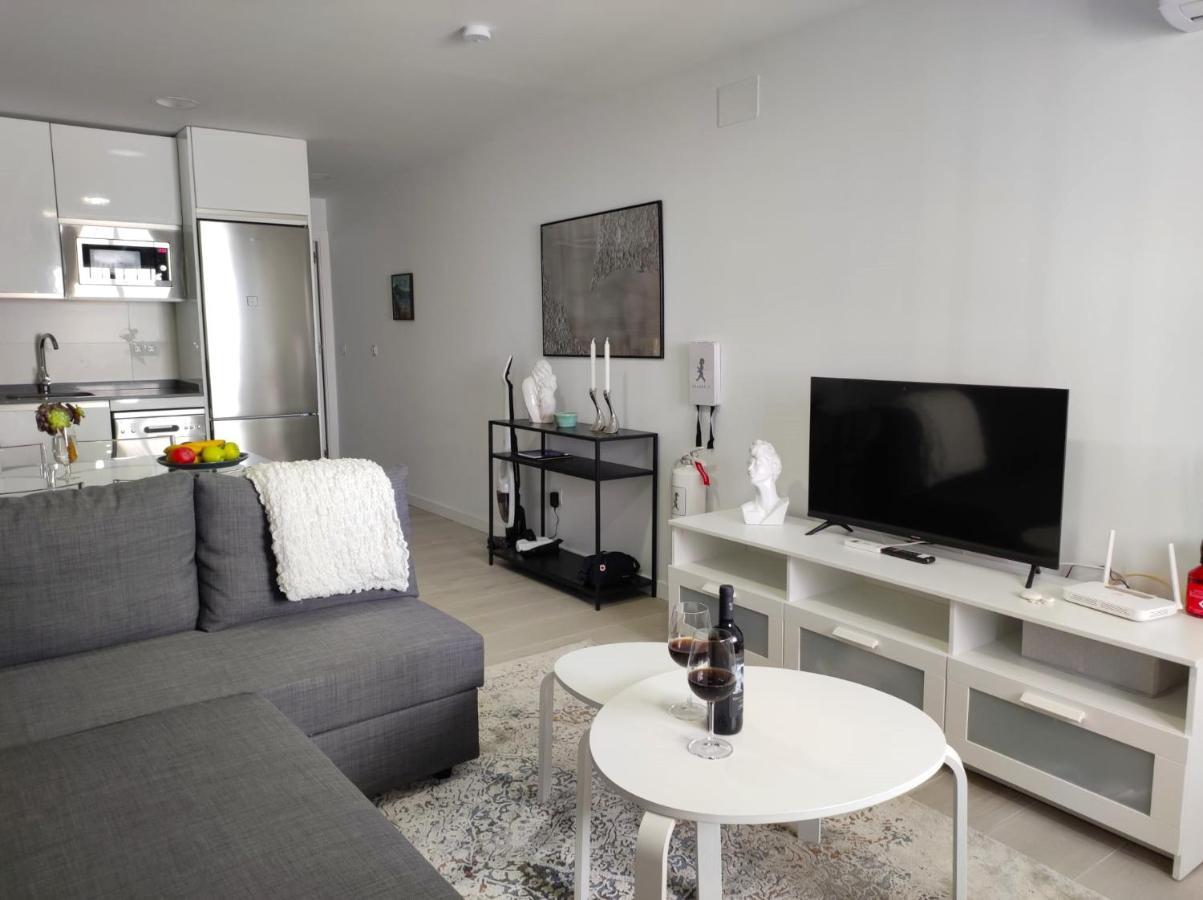 1 Bedroom Beachfront At Torecilla Apartament Nerja